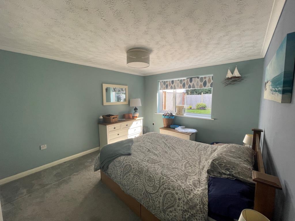 Lot: 166 - WELL-PRESENTED BUNGALOW FOR STRUCTURAL REPAIR - Rear bedroom